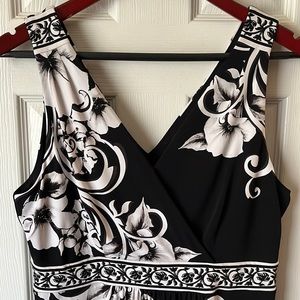 White House Black Market Black And White Floral Dress - Size Medium.
